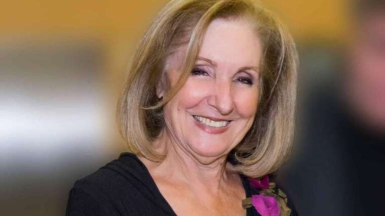 Κ. Ρουγγέρη: Φασισμός το κάψιμο βιβλίων και η αρπαγή του γυμνασιάρχη – Αν δεν τιμωρηθούν αυστηρά οι δράστες θα έχουμε και άλλα