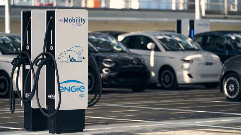 Η FCA εγκαινιάζει το μεγαλύτερο δίκτυο V2G στον κόσμο