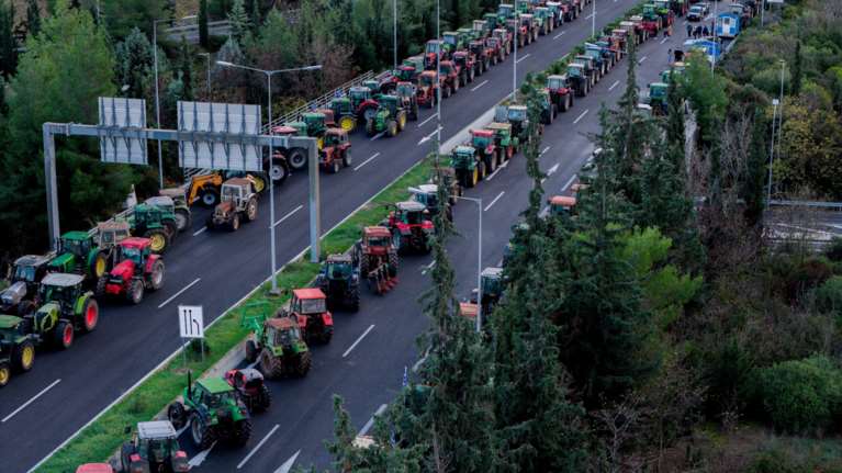 Ανοιχτοί δρόμοι στη Β. Ελλάδα εν αναμονή των αποφάσεων της πανελλαδικής σύσκεψης των αγροτών στα Μάλγαρα