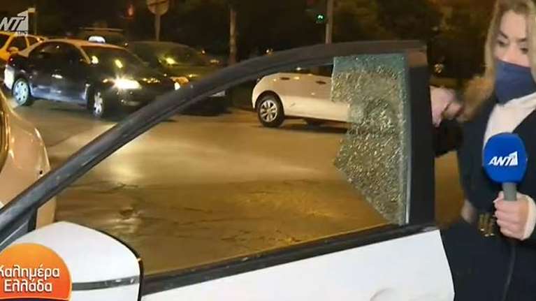 Απίστευτο σκηνικό: Εσπασαν το τζάμι σε αυτοκίνητο του ΑΝΤ1 την ώρα της ζωντανής σύνδεσης για να κλέψουν μια τσάντα