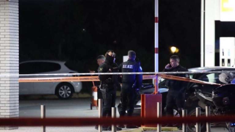 Μακελειό σε σούπερ μάρκετ στην Κηφισιά: Δολοφονήθηκαν δύο γυναίκες - Αστυνομικός ο δράστης