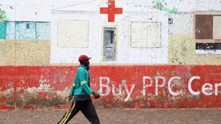 Κορονοϊός: Η αστυνομία στη Ν. Αφρική συλλαμβάνει όσους δεν εφορούν μάσκες