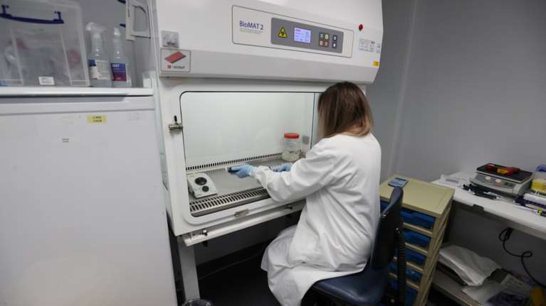 Coronavac: Το πειραματικό εμβόλιο στην Κίνα - Χιλιάδες δόσεις έχουν ήδη παραχθεί