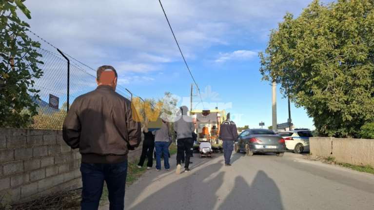 Χαλκίδα: Μητέρα παρασύρθηκε από ΙΧ την ώρα που πήγαινε το παιδί της στο σχολείο - Σε σοκ ο 10χρονος γιος της