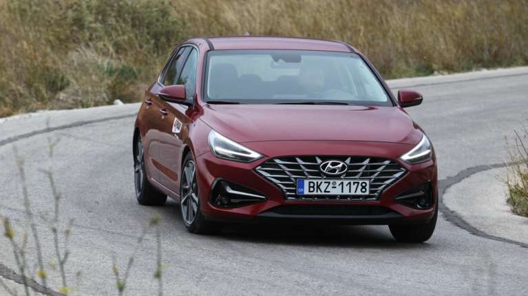 Hyundai i30: Οδηγούμε το ανανεωμένο μοντέλο 1.0T 120ps