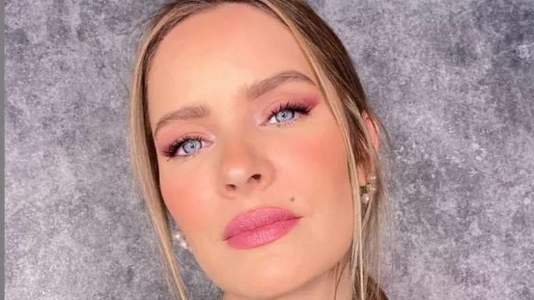 Aνίτα Μπραντ: Βρήκε την απόχρωση στο μολύβι ματιών που κάνει τα ανοιχτόχρωμα μάτια πιο λαμπερά