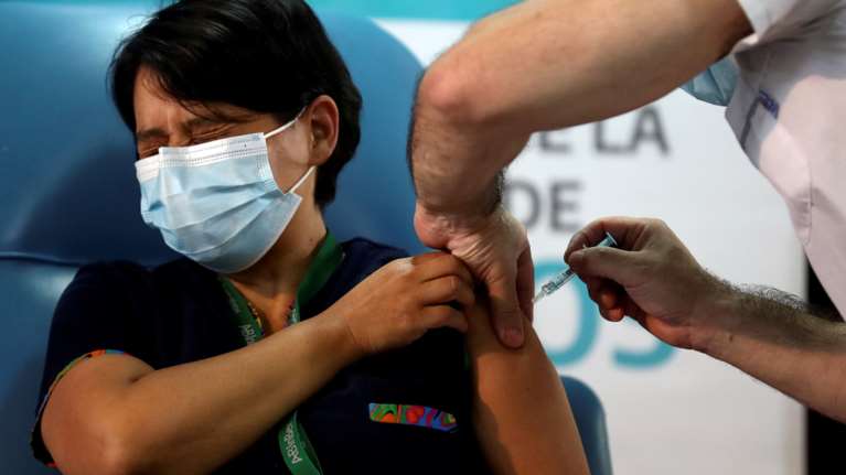 Sputnik V: Τον Φεβρουάριο το αίτημα στην ΕΕ για έγκριση του ρωσικού εμβολίου