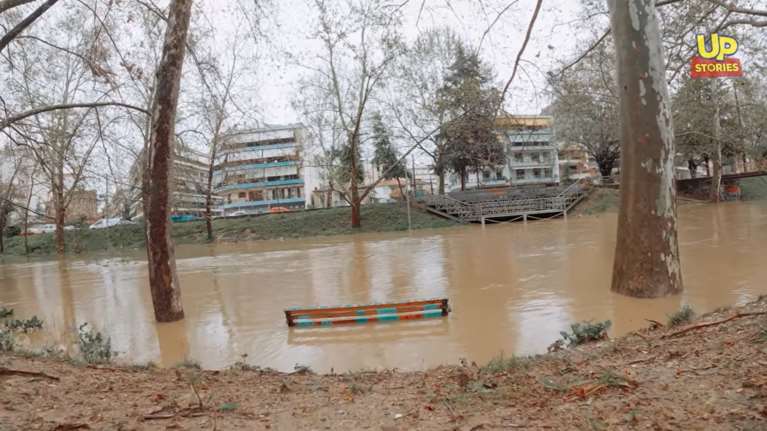 Τρίκαλα ή Βενετία; Ο Ληθαίος ποταμός υπερχείλισε και το αποτέλεσμα είναι άκρως εντυπωσιακό [βίντεο]