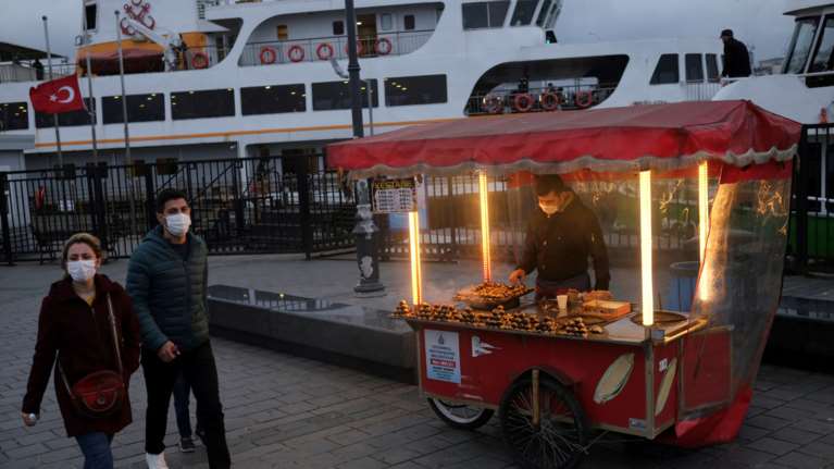 Ο κορονοϊός &quot;καλπάζει&quot; στην Τουρκία:  Ρεκόρ θανάτων για τέταρτη συνεχόμενη ημέρα με 174 νεκρούς