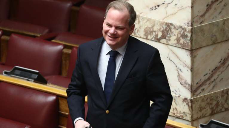 Οι επόμενες κινήσεις του Κ. Καραμανλή: Θα μιλήσει στη Βουλή και θα ζητήσει να δικαστεί για πλημμέλημα - Δεν παραιτείται