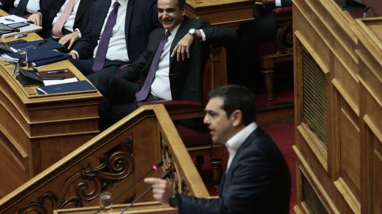 &quot;Φουντώνει&quot; η πολιτική αντιπαράθεση: Οι κόντρες για τη Marfin και τα εκλογικά σενάρια