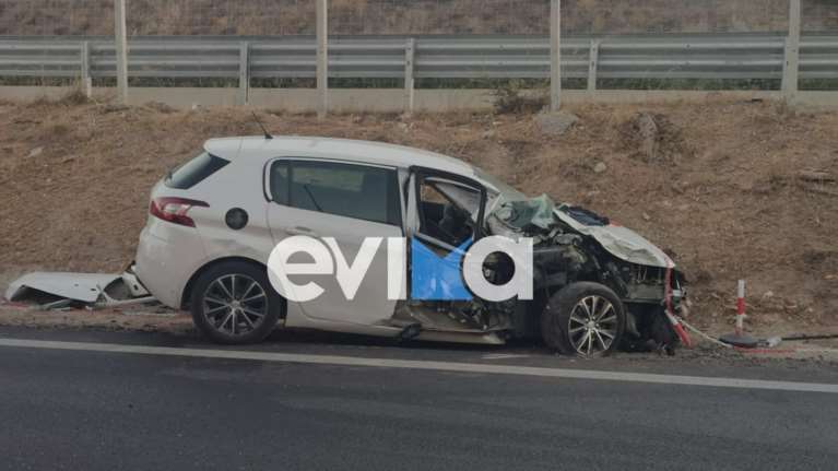 Σοβαρό τροχαίο στα Οινόφυτα: ΙΧ συγκρούστηκε με φορτηγό [εικόνες]