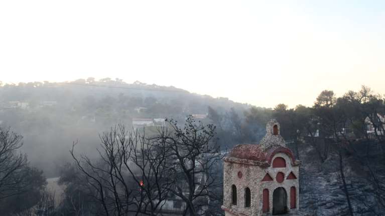 Ούρσουλα φον ντερ Λάιεν: &quot;Στεκόμαστε στο πλευρό της Ελλάδας καθώς μάχεται με καταστροφικές πυρκαγιές&quot;