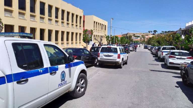 Ρέθυμνο: Συνέλαβαν τον δράστη που έκλεψε 33.000 ευρώ και κοσμήματα αξίας 20.000 ευρώ