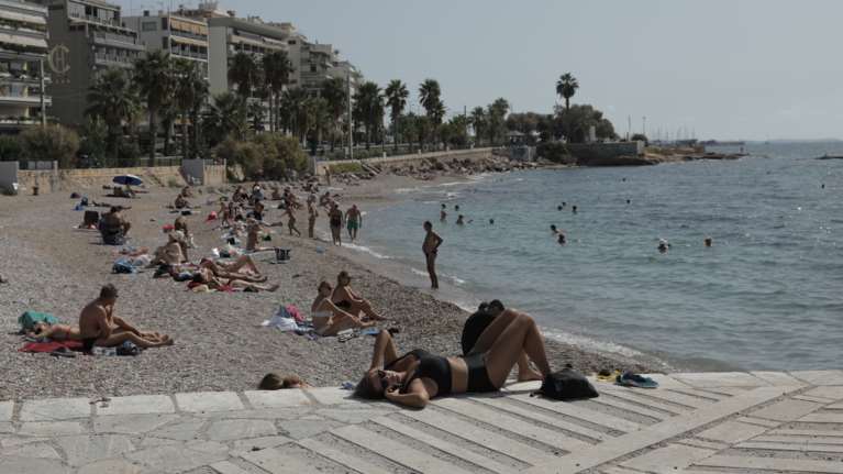 Καιρός: Οκτώβριος με 36άρια - Το καλοκαίρι συνεχίζεται και τη Δευτέρα [Εικόνες]