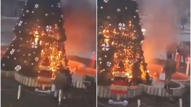 Οργή στη Συρία: Διαδηλώσεις μετά το κάψιμο χριστουγεννιάτικου δέντρου από μασκοφόρους ισλαμιστές [βίντεο]