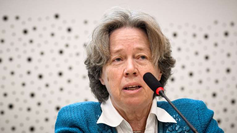 Λινού για εμβόλιο AstraZeneca: Τρεις γυναίκες πέθαναν στην Ελλάδα, δεν είναι κάτι αμελητέο - 100 περιστατικά επιπλοκών