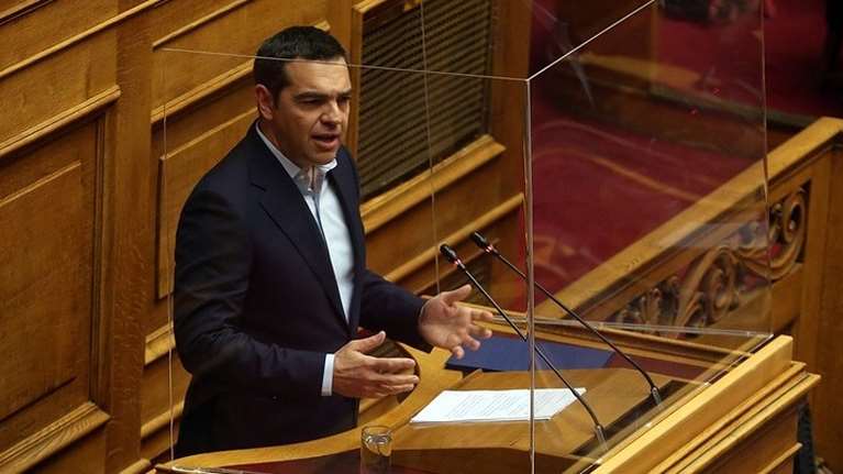 Τσίπρας κατά Μητσοτάκη για συναυλία Πρωτοψάλτη: Τότε δεν τον πείραζαν οι αποστάσεις που δεν τηρήθηκαν