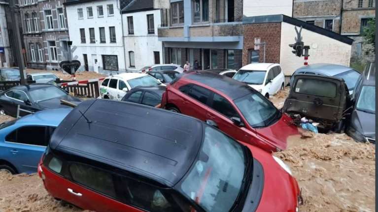 Νέες καταστροφικές πλημμύρες στο Βέλγιο - Ορμητικοί χείμαρροι και μεγάλες ζημιές στην πόλη Ντυνάν (Βίντεο)