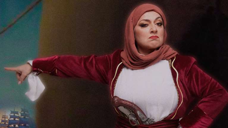 &quot;Χούγια ή Θάνατος&quot;: Η ξεκαρδιστική stand-up comedy παράσταση της Σοφίας Μουτίδου