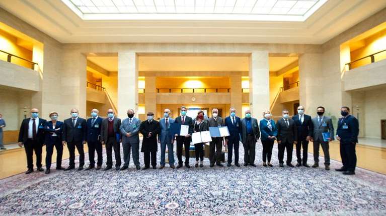 Υπογραφή &quot;ιστορικής&quot; εκεχειρίας στη Λιβύη - Εκνευρισμός Ερντογάν που την αμφισβητεί