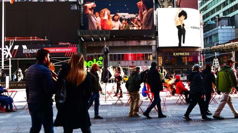 Η Αθήνα στις γιγαντοοθόνες της Times Square στη Νέα Υόρκη - Εικόνες και βίντεο