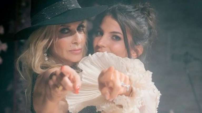 Δήμητρα Κούστα: Σε προετοιμασίες για τη μυθική βάπτιση του γιου της με την Άννα Βίσση - Με ολόσωμη φόρμα