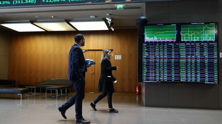 ΧΑ: Ισχυρές ανοδικές τάσεις 2,16%, στα 114,43 εκατ. ευρώ ο τζίρος - Στο επίκεντρο οι τραπεζικές μετοχές