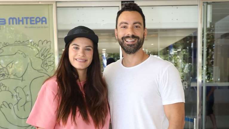 Χριστίνα Μπόμπα-Σάκης Τανιμανίδης: Καλωσορίζουν το 2022 και δείχνουν για πρώτη φορά τα πρόσωπα των παιδιών τους