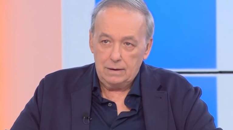 Η on air ατάκα του Ανδρέα Μικρούτσικου για τον Γιώργο Λιάγκα που &quot;πάγωσε&quot; τη Φαίη Σκορδά