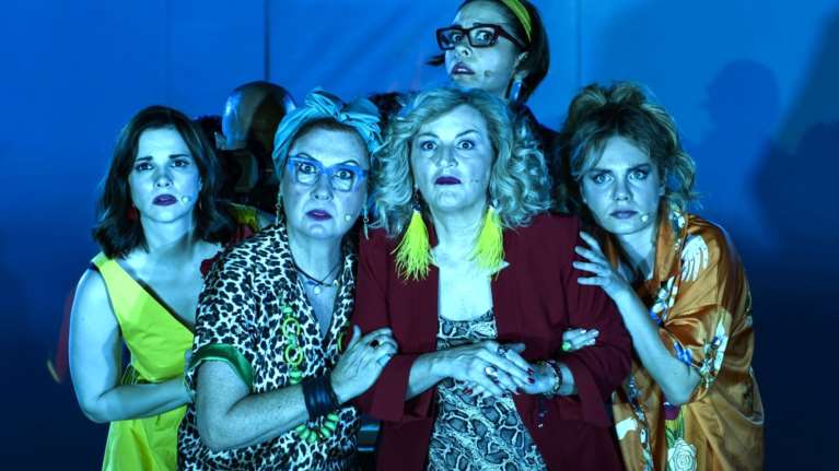 &quot;8 ΓΥΝΑΙΚΕΣ&quot;: Η πιο δροσερή κωμωδία του καλοκαιριού ολοκληρώνει τη sold out περιοδεία στο Ηρώδειο