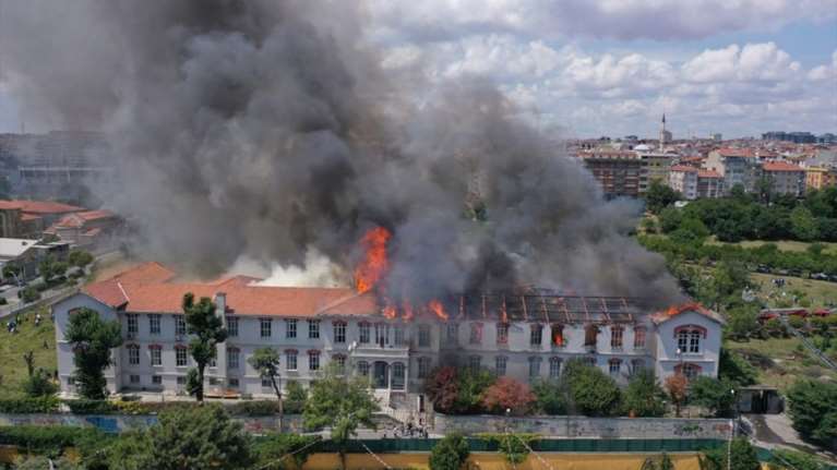 Κωνσταντινούπολη: Τεράστια καταστροφή στο ιστορικό ελληνικό νοσοκομείο Μπαλουκλή - Σε άλλα ιδρύματα  οι 104 ασθενείς