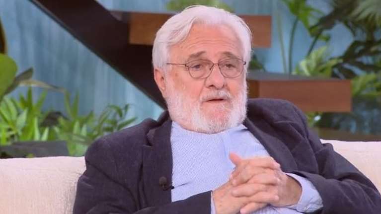 Γιάννης Σμαραγδής: Η συγκλονιστική εξομολόγηση για την απώλεια της συζύγου του - "Επεσα στα πατώματα, 6 μήνες κοίταζα το ταβάνι"