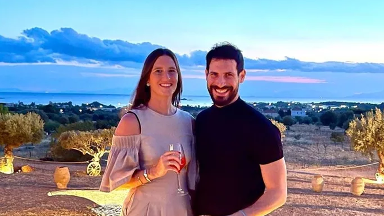 Θανάσης Πατριαρχέας: Η εγκυμονούσα σύζυγός του ποζάρει με φουσκωμένη κοιλίτσα