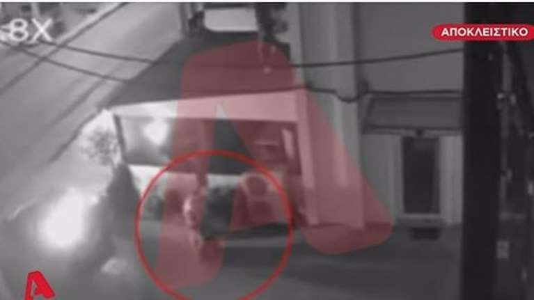 Διάρρηξη στην Πεύκη: Εριξαν χρηματοκιβώτιο από μπαλκόνι - Βίντεο ντοκουμέντο