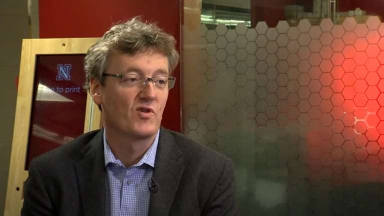 Κορυφαίος χημικός δίνει τα λεφτά του Βραβείου Νόμπελ που κέρδισε για τα δίδακτρα φτωχών φοιτητών