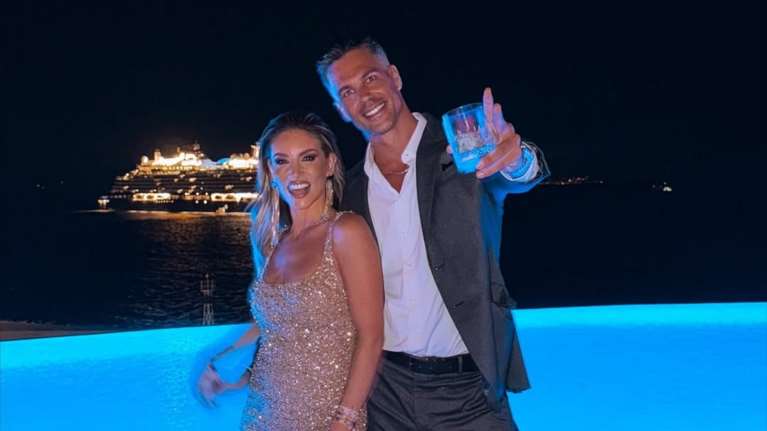 Αθηνά Οικονομάκου &amp; Μπρούνο Τσερέλα | Μαζί στο αγαπημένο τους ελληνικό νησί