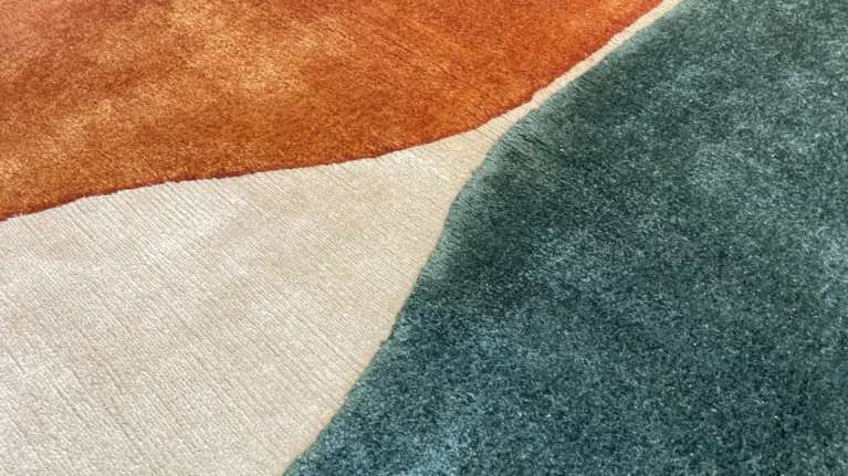 Μια από τις πιο ιστορικές ελληνικές βιοτεχνίες ανοίγει τις πόρτες της για το κοινό με νέα έκθεση