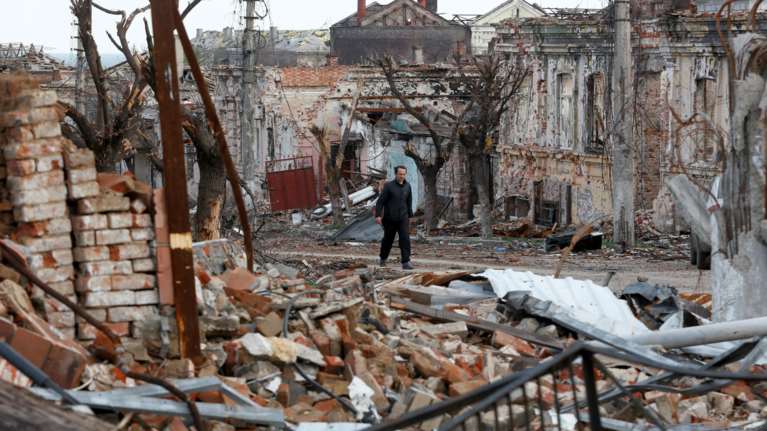 Διεθνής Αμνηστία: Αδιάσειστες αποδείξεις για ρωσικά εγκλήματα πολέμου - &quot;Άμαχοι πυροβολήθηκαν, υπέστησαν βασανιστήρια&quot;