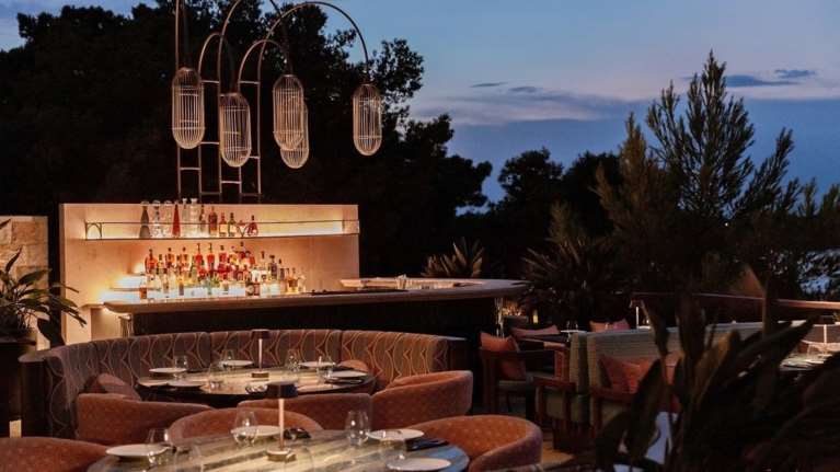 Ποια είναι τα ακριβότερα εστιατόρια της Αθήνας και γιατί;