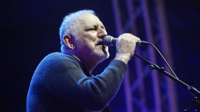 Νίκος Πορτοκάλογλου: &quot;Είχα εκπαιδευτεί να περνάω αόρατος - Τα πρώτα χρόνια η σκηνή ήταν τρομακτική&quot;