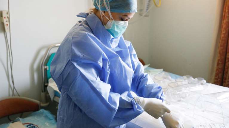 Κοντοζαμάνης: Θα καλυφθούν τα τεστ για τον κορονοϊό στις ιδιωτικές κλινικές πριν τα χειρουργεία