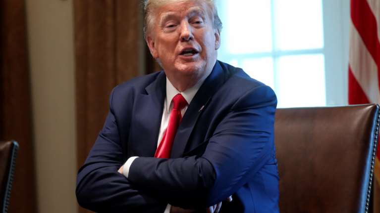 Ο Τραμπ απαντά στους "στασιαστές" κυβερνήτες: Η Ανταρσία του Μπάουντι ήταν μια από τις αγαπημένες μου ταινίες