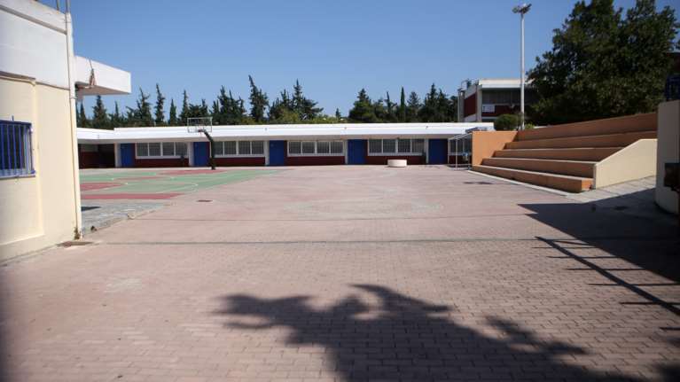 Καλπάζει και η &quot;επιδημία&quot; κλειστών σχολειών: Πάνω από 300 εκτός λειτουργίας λόγω κορονοϊού και καταλήψεων