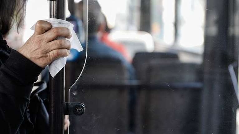 Μέσα Μαζικής Μεταφοράς: Οι κανόνες που πρέπει να τηρούμε από τη Δευτέρα