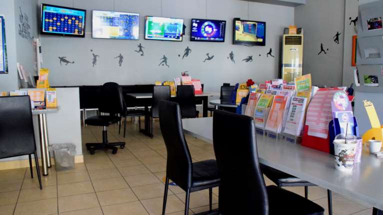 Τζόκερ: Τζακ ποτ 7,2 εκατ. ευρώ παίζει απόψε μπάλα στα καταστήματα ΟΠΑΠ