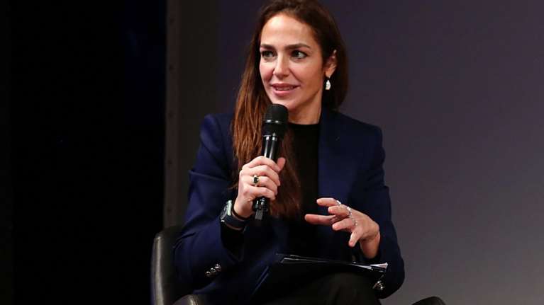 Δόμνα Μιχαηλίδου: Διακόσια πενήντα ευρώ σε ΑμεΑ και ανασφάλιστους υπερήλικες