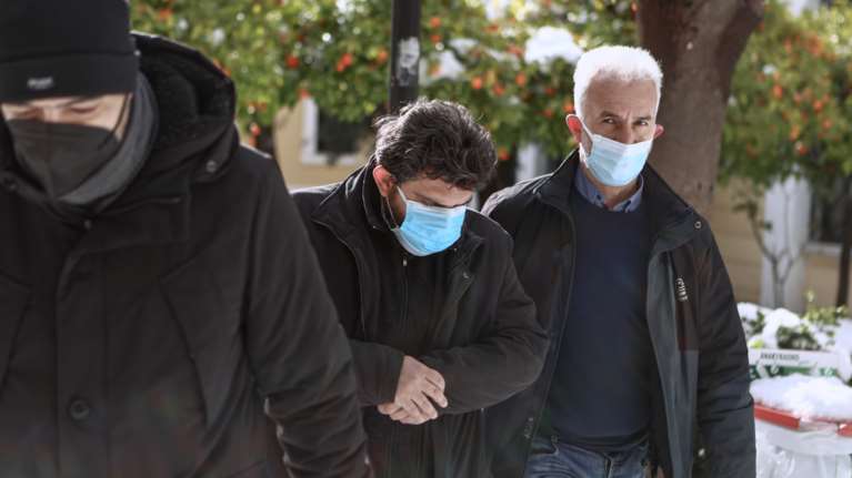 Και 40χρονη &quot;ξεσκεπάζει&quot; τον ιερέα: &quot;Μου ζήτησε να βρεθούμε βράδυ στην εκκλησία, μιλούσε τόσο χυδαία...&quot; [Βίντεο]