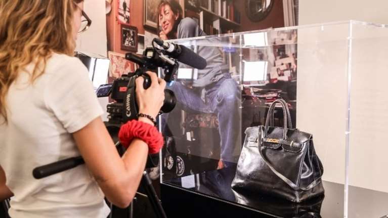 Η τσάντα Birkin της Τζέιν Μπίρκιν πουλήθηκε  2,5 εκατ. ευρώ, σε εξαπλάσια τιμή από την αρχική εκτίμηση