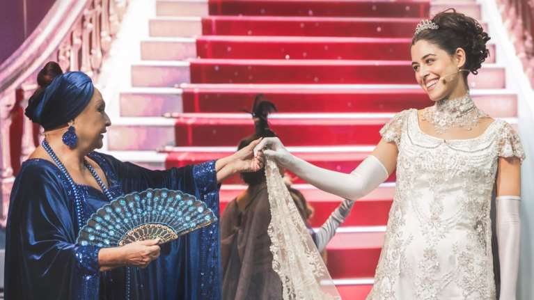 Είδαμε το μιούζικαλ &quot;Ωραία μου κυρία&quot; στο Παλλάς με τους Demy, Ιεροκλή Μιχαηλίδη, Μίρκα Παπακωνσταντίνου, Ίαν Στρατή